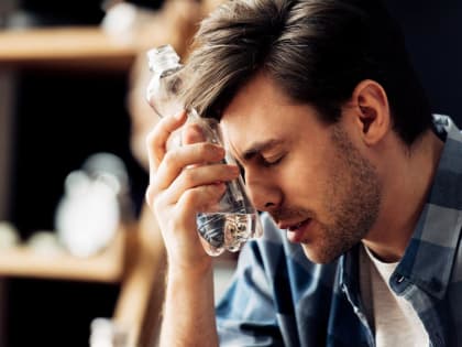 Нельзя ни в коем случае: токсиколог рассказал об опасных способах борьбы с похмельем