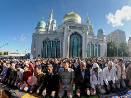 Мусульмане отмечают праздник Ураза-Байрам