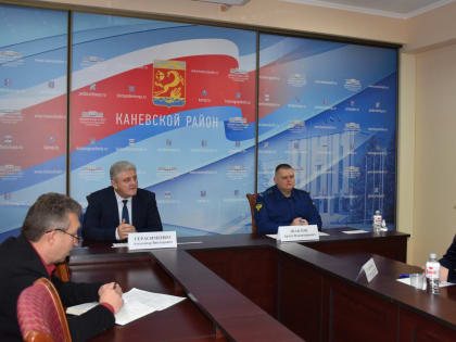 Очередной прием граждан провёл глава района Александр Герасименко вместе с прокурором Артёмом Шабловым 31 января