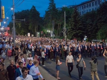 Свечи в память о жертвах Великой Отечественной войны