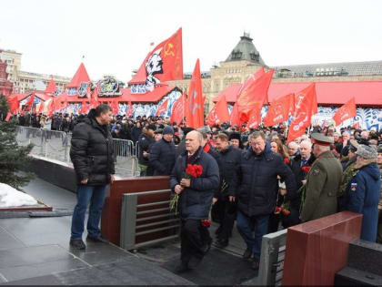 Коммунисты и представители других лево-патриотических сил почтили память В.И.Ленина. Краткий обзор