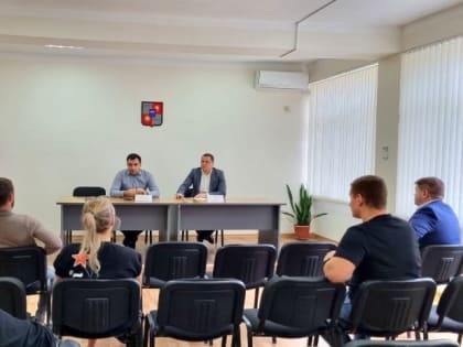 Депутат Городского Собрания Сочи, Илья Стопченко, совместно с главой администрации Верхнелооского сельского округа, Русланом Бородько, провели приём граждан