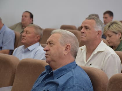 Тридцать третья сессия райсовета депутатов состоялась в администрации района 6 июня