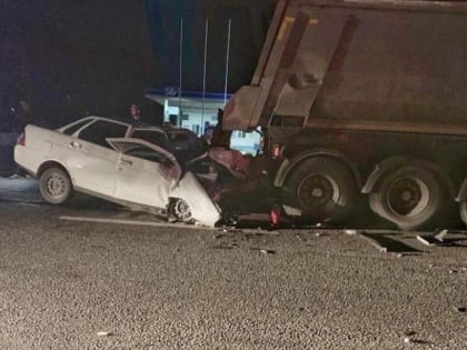 На Кубани сотрудник полиции погиб, врезавшись на автомобиле в грузовик