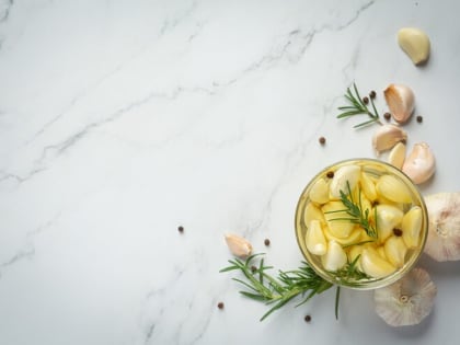 Чесночная вода: снижает холестерин, давление, риск развития атеросклероза, инфаркта и инсульта