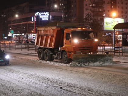 Улицы Краснодара с ночи расчищают от снега