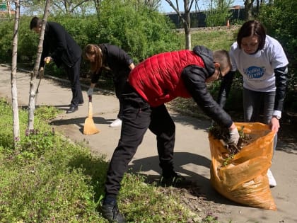 Специалисты Городского краеведческого музея г. Кропоткина совместно с волонтерами МЦ «Светофор» приняли участие во II Волонтерском фестивале к Международному дню охраны памятников 