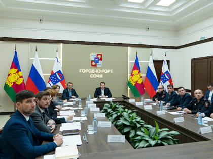 В Год педагога и наставника глава Сочи Алексей Копайгородский поручил создать городскую программу по организации занятости подростков