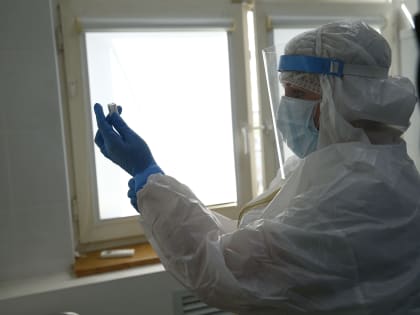 Роспотребнадзор выявил 17 случаев заражения новым штаммом коронавируса в России