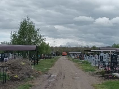 На усть-лабинских кладбищах наводят порядок к Радонице