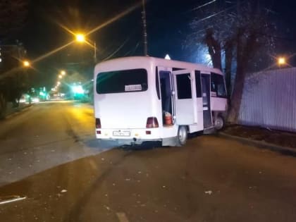 На Кубани маршрутка с пассажирами попала в ДТП, есть пострадавшие