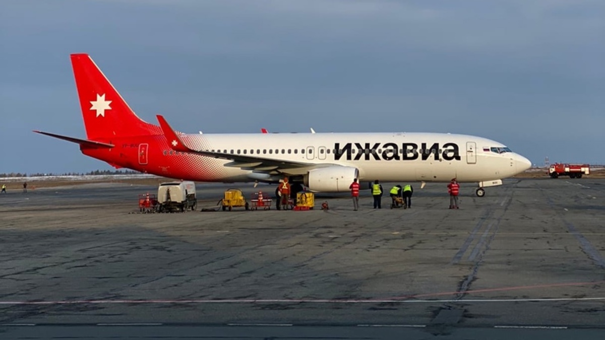 Самолет челябинск сочи. Авиаперелеты в Сочи. Ижавиа i8 926 Boeing 737-800. Chelyabinsk Airlines. Боинг 737-800 Ижавиа.