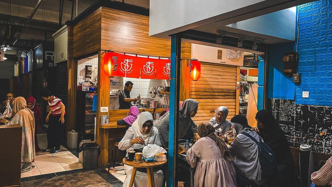 Batagor Riri - Tempat makan legendaris di Cihapit