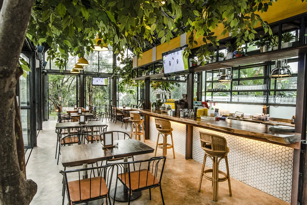 Interior cozy Miss Bee