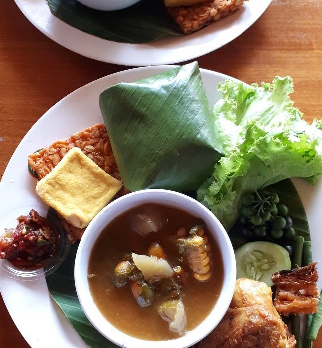 Plating cantik masakan Sunda modern di Dapur Sangkuriang