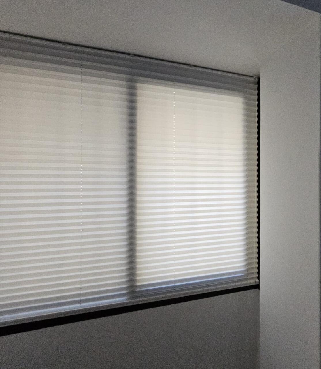 Pleated curtains with pattern