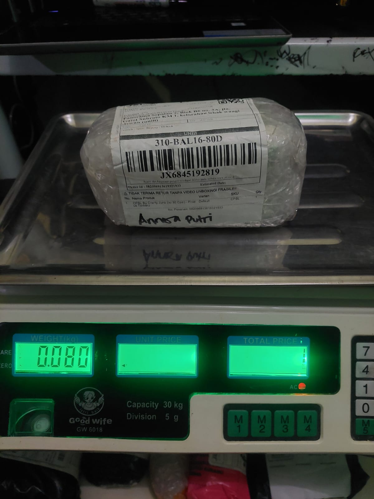 PUTRI/3550-0426/WHITE