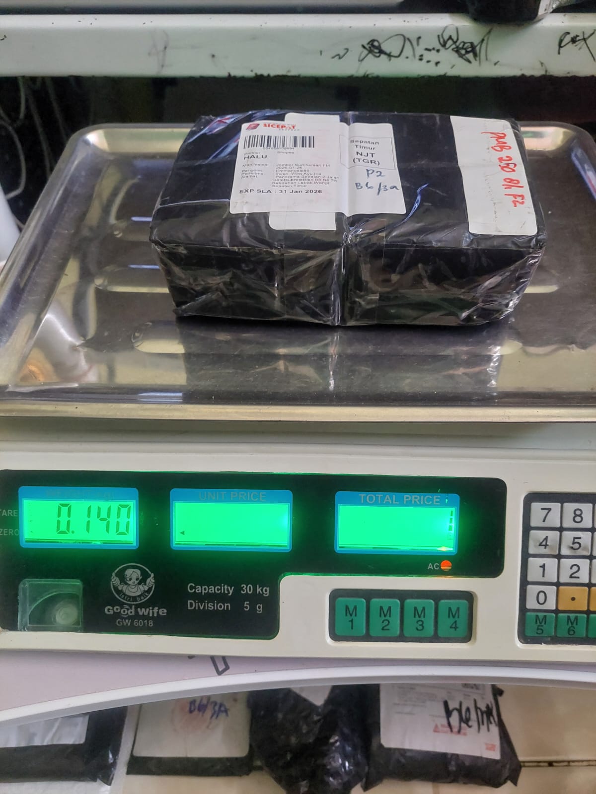 WIRA AYU IRIANTI/1934-0480/BLACK