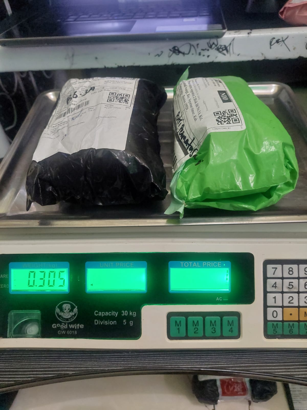 PUTRI PERMATASARI/1230-493/GREEN