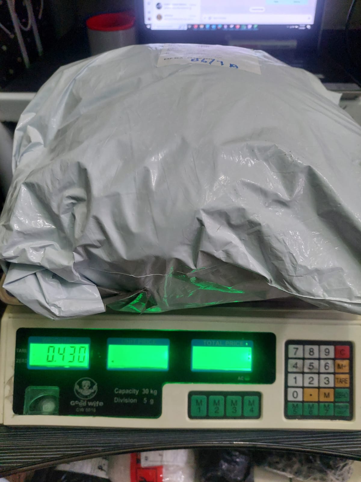 MEGHA MUSTIKA/1594-0509/WHITE