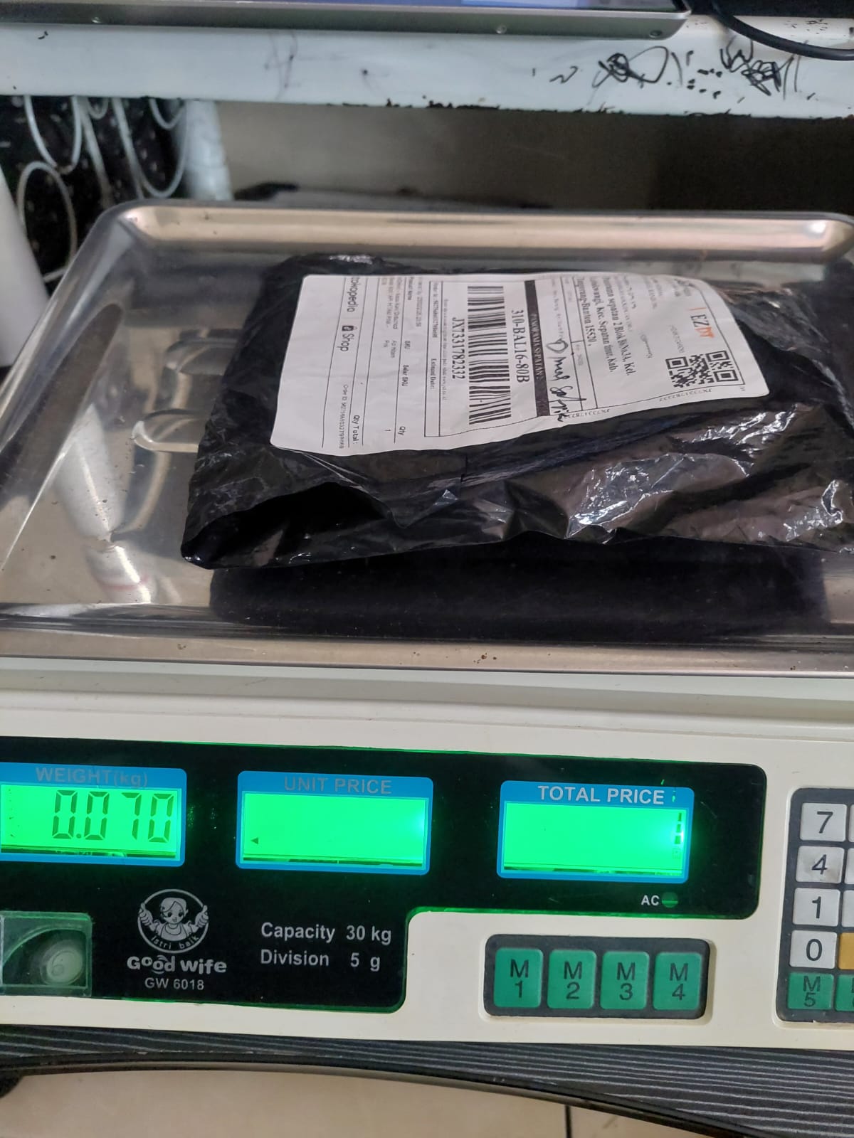 DIMAS SATRIA/4224-0642/BLACK