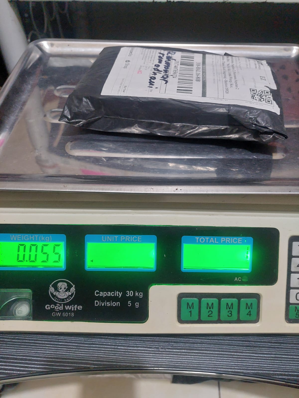 RAHMANIAR RAMADHANI/6124-0679/BLACK