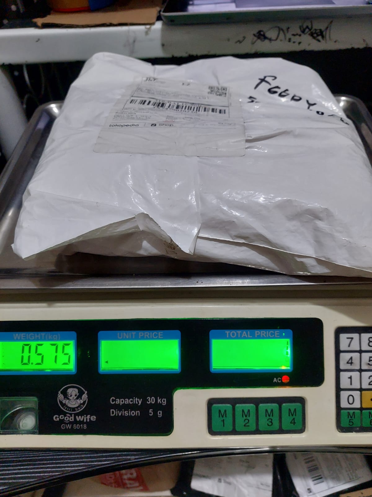 FEBBY SANTAROSA/4118-0725/WHITE