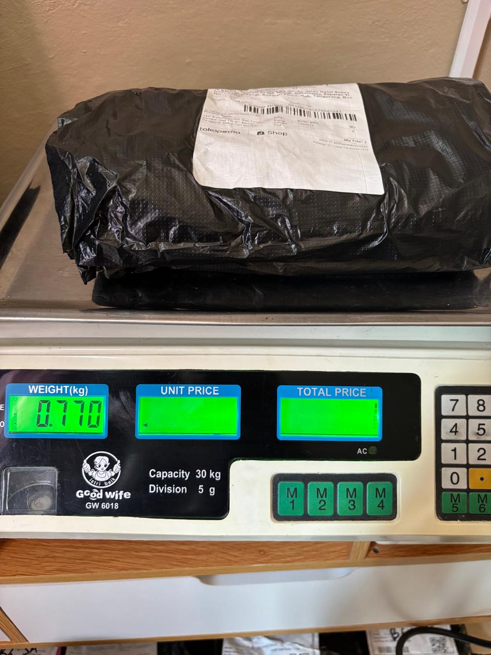 NINDA EKA SAFITRI/1159-0798/BLACK