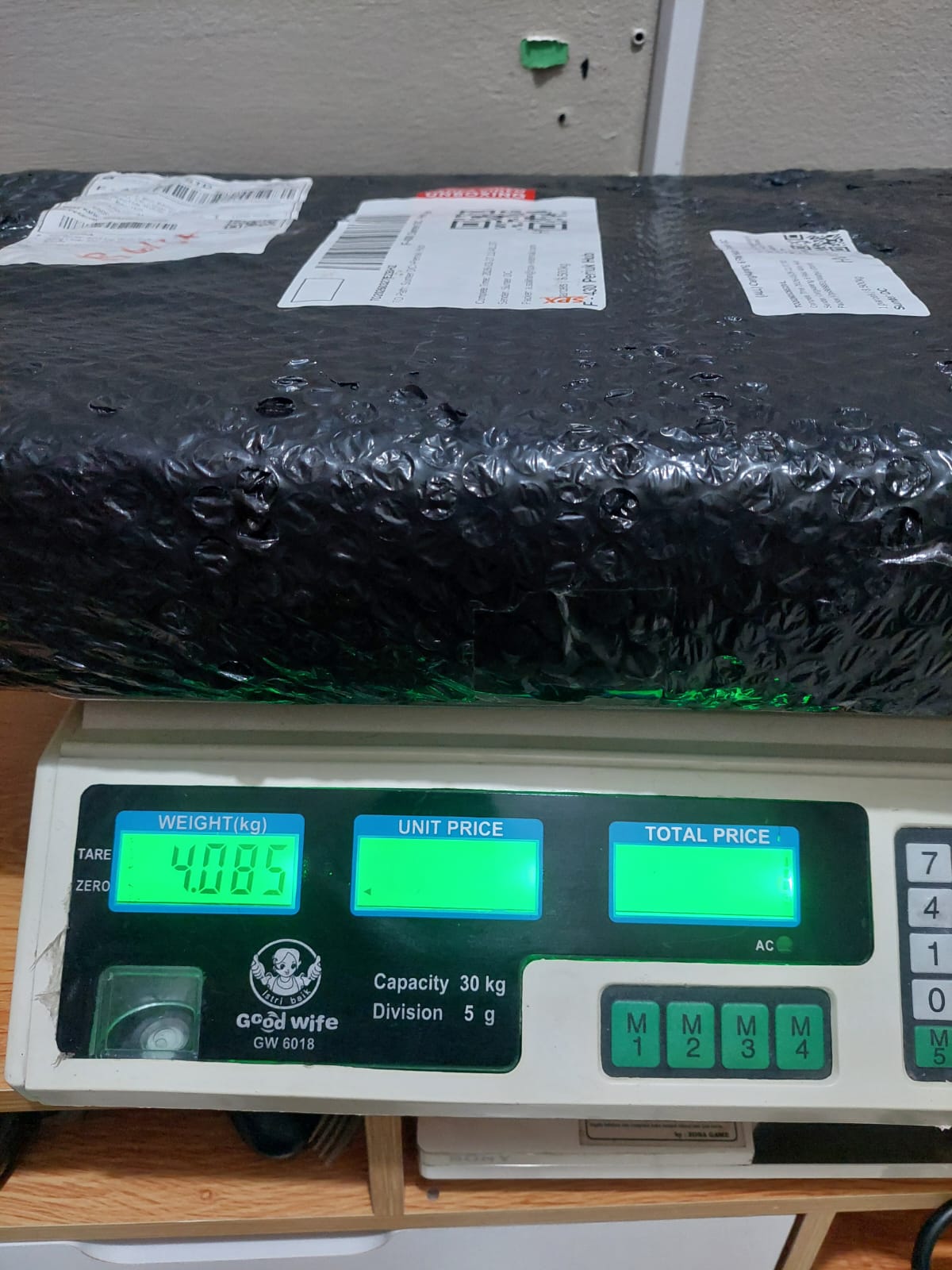 ADHYFIRMANSYAH/6031-0807/BLACK