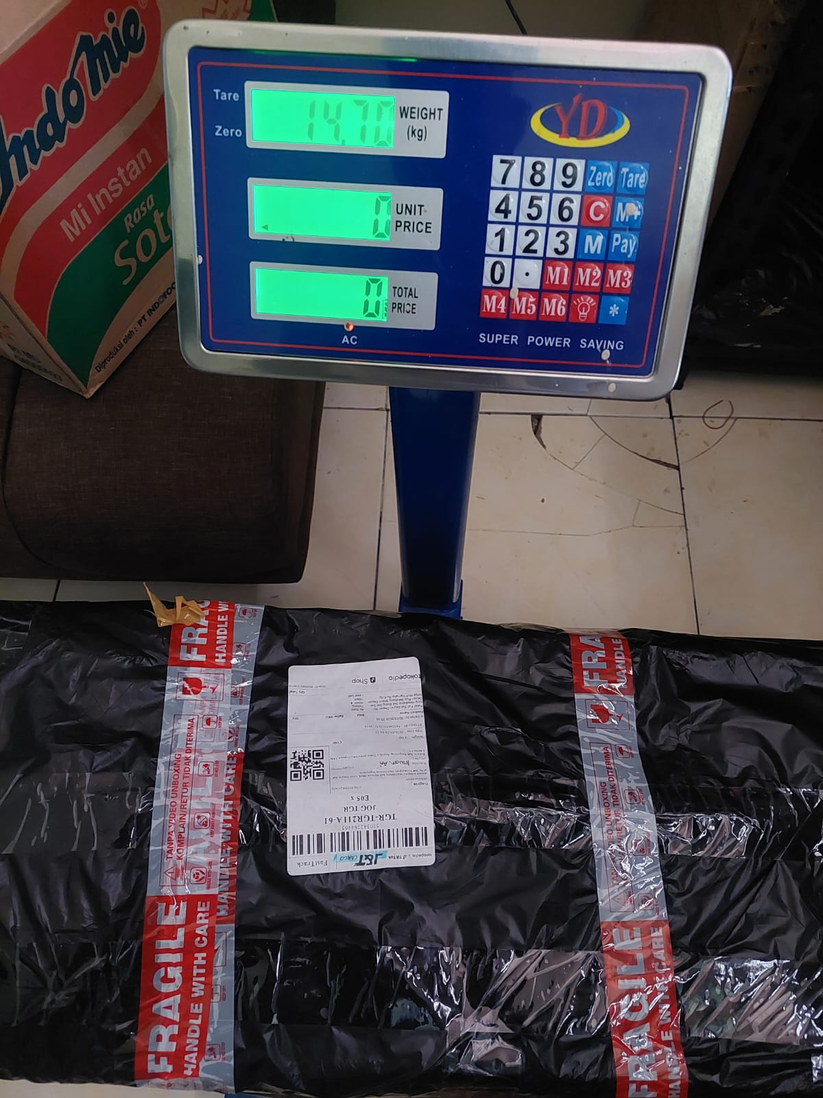 ARI SURYAWAN/0807-0821/BLACK