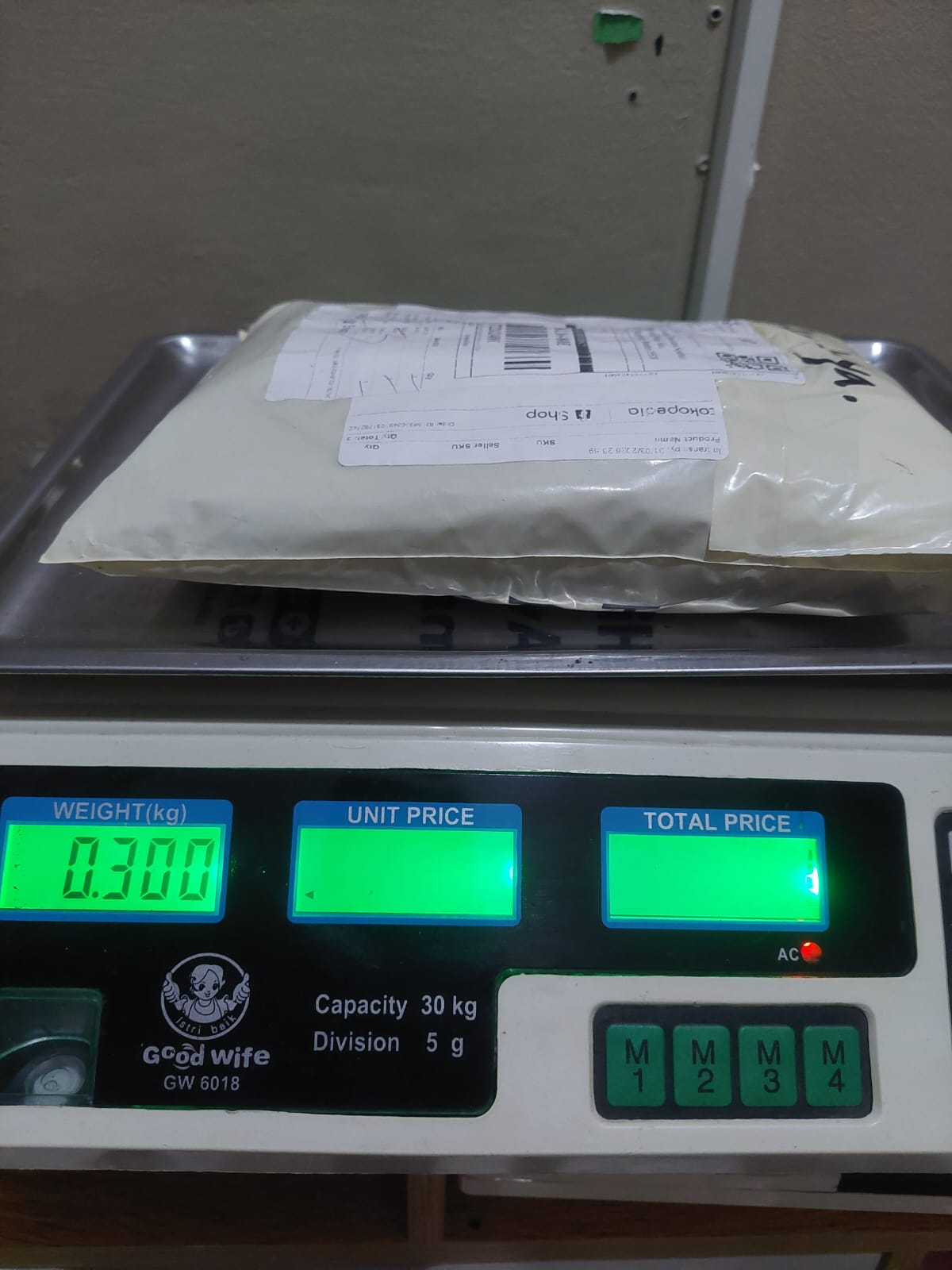 ARESTASYA/0117-0823/CREAM