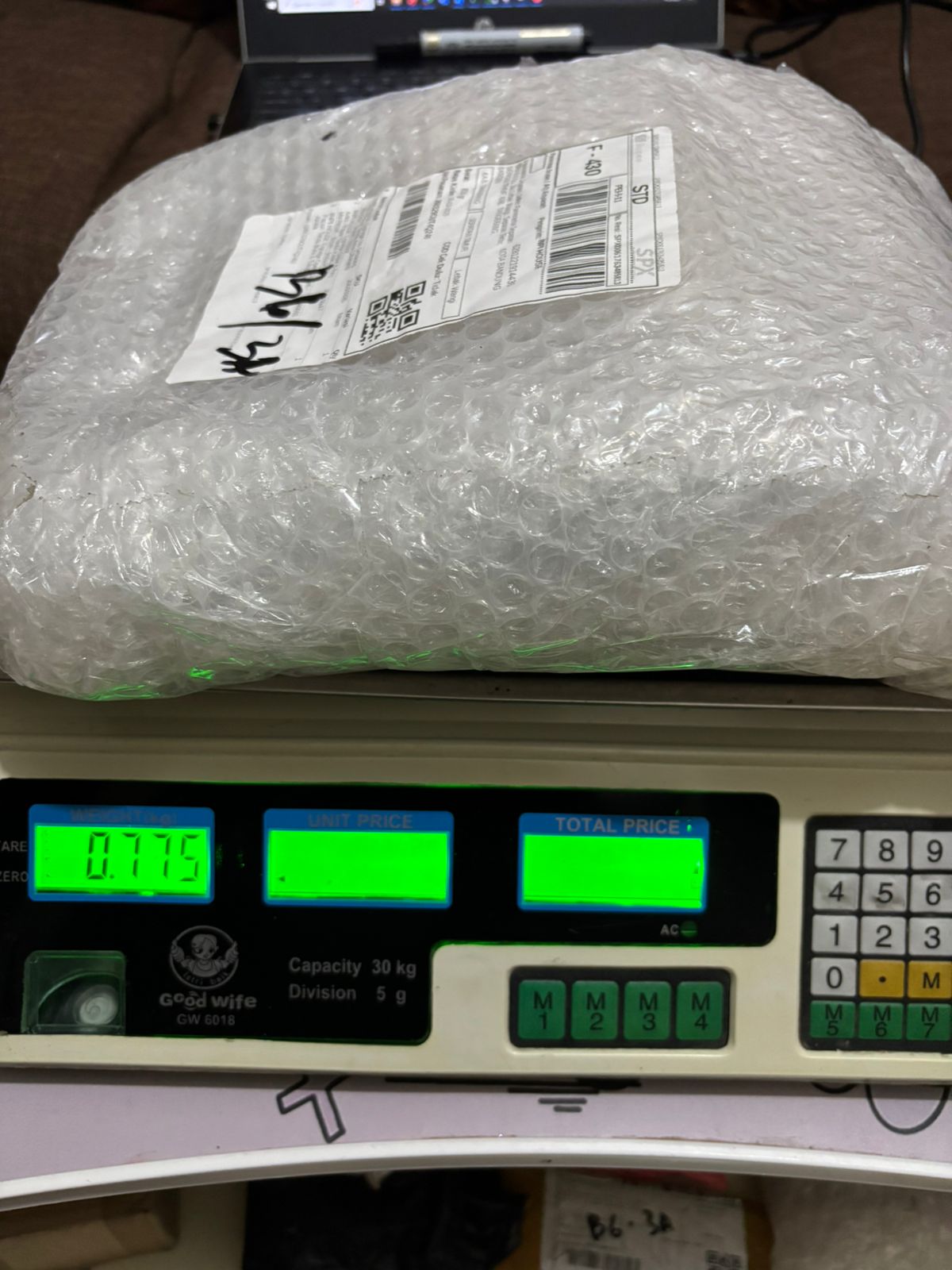 ATY AISYANAH/8992-0834/WHITE