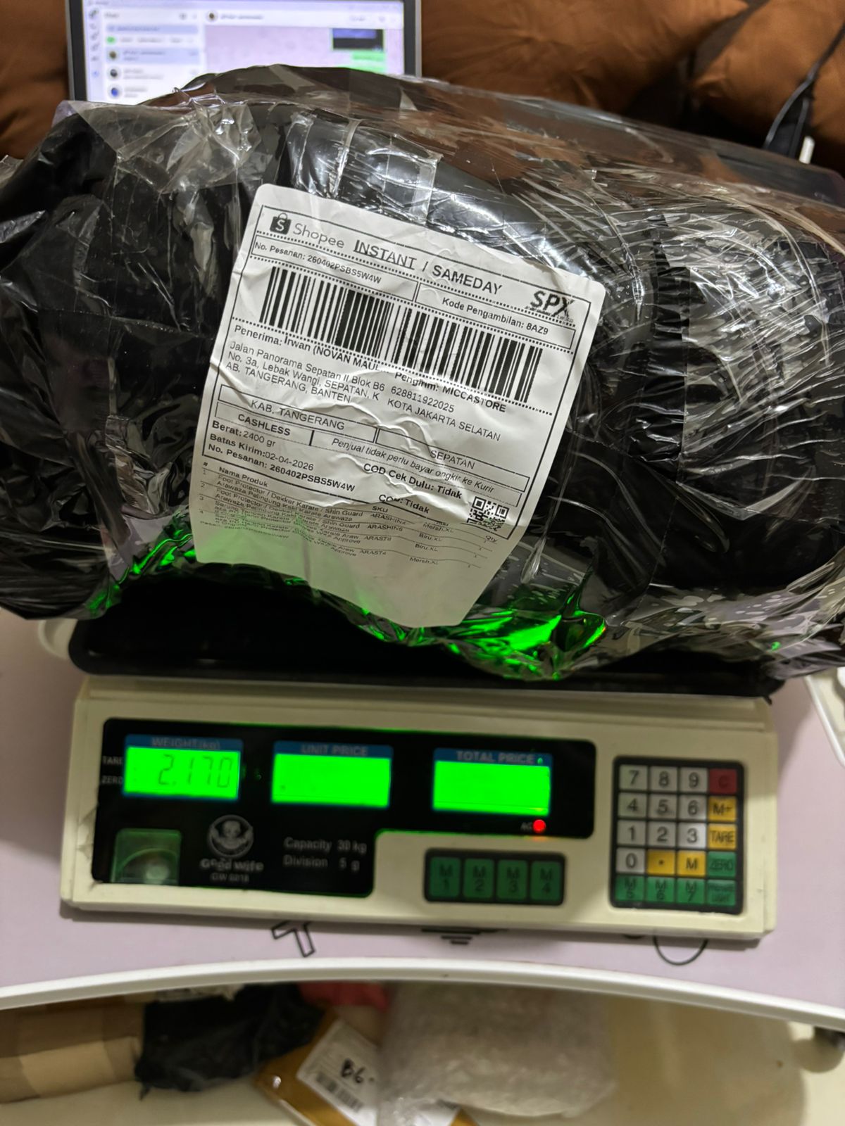 NOVAN MAULANA RIZKY/8822-0836/BLACK