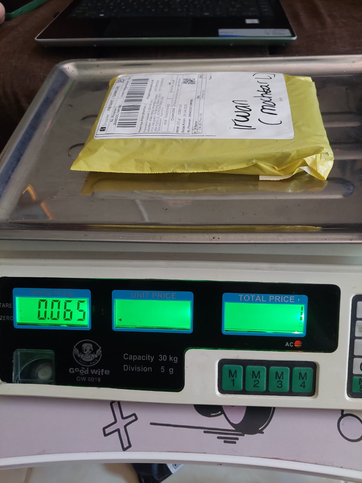 MOCHTAR L/2604-0845/YELLOW