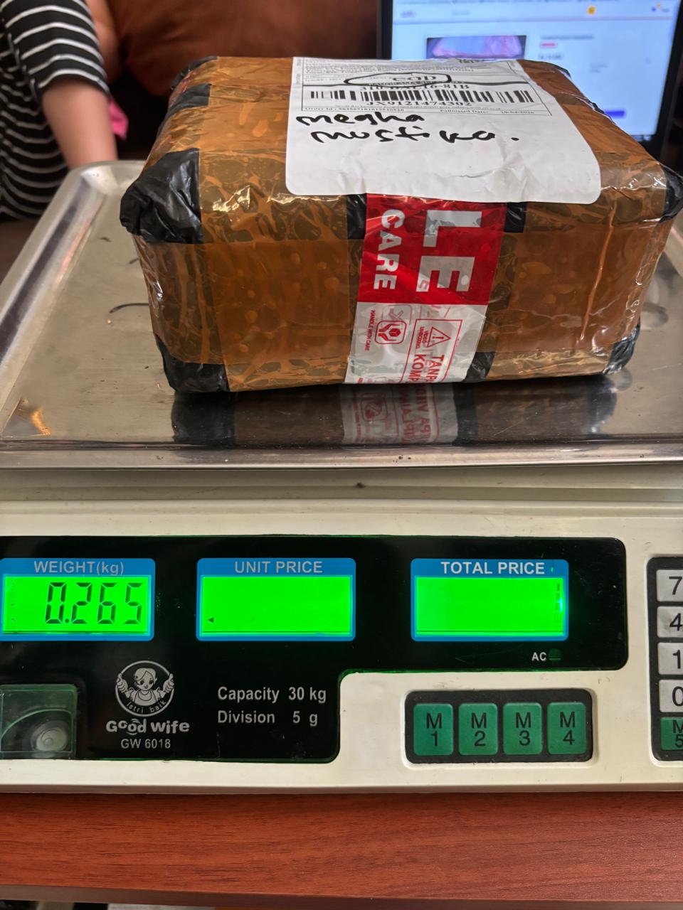 MEGHA MUSTIKA/1594-0926/BLACK