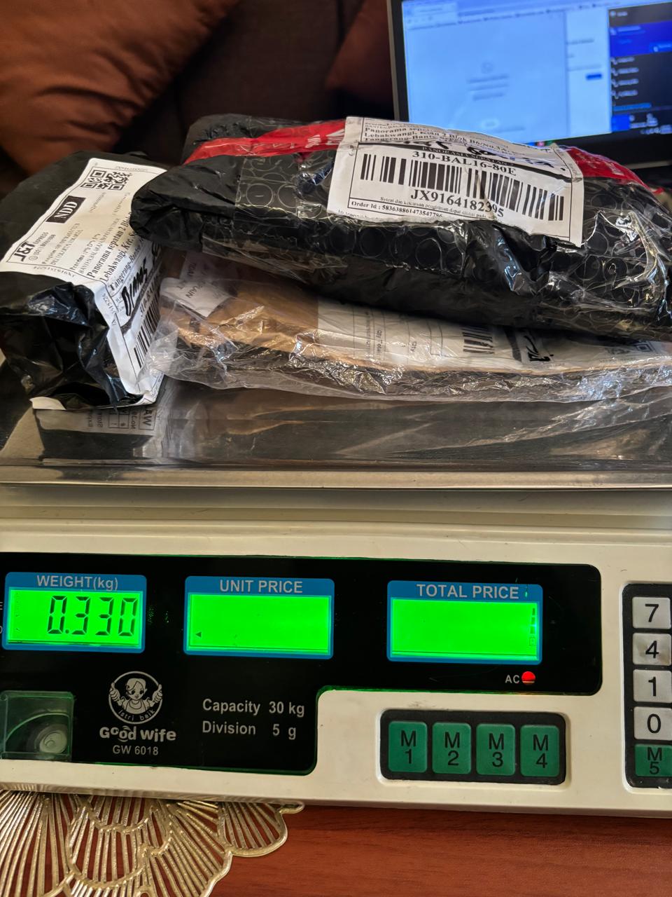 DIMAS SATRIA/4224-0948/BLACK