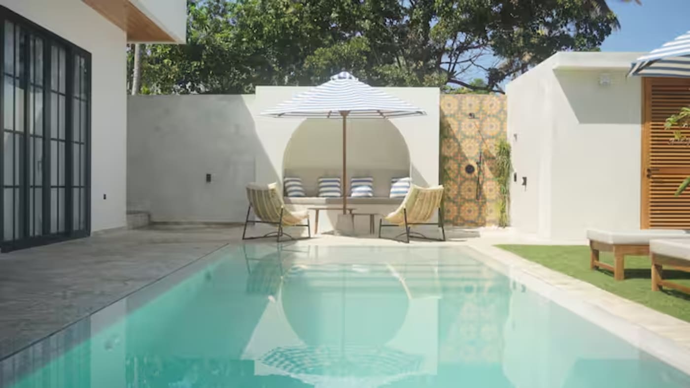 Villa Noelia — 20-metre pool in the Madiha jungle