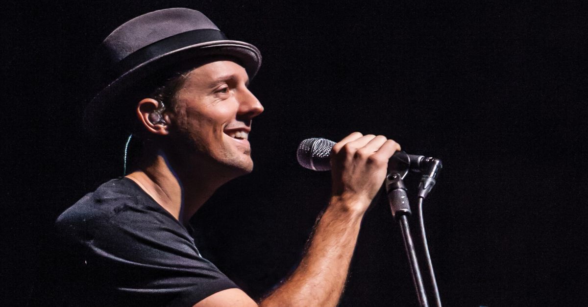 Compare Jason Mraz Dusseldorf Tickets at Mitsubishi Electric Halle