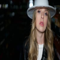 ZZ Ward logo