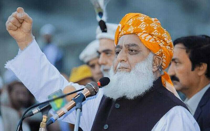 مولانا فضل الرحمن کا ایوان میں شدید احتجاج، قانون کی خلاف ورزی کرنے کا اعلان