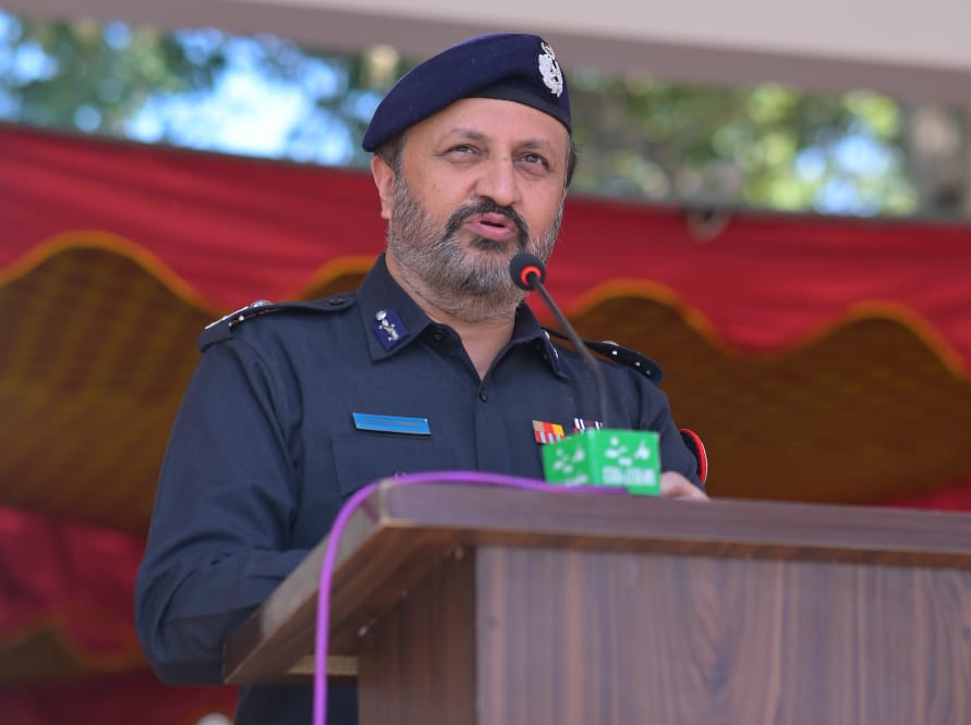 نوجوان وردی پہن کر ایسا رویہ اختیار کریں جس سے عوام و پولیس میں فاصلہ ختم ہو ، آئی جی سندھ