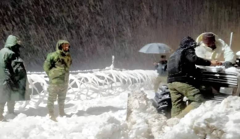 خیبر پختونخوا برفباری :3 ہزارسے زائد افراد کو بحفاظت نکال لیا ، متاثرہ اضلاع میں 32 عارضی ریسکیو پوائنٹس قائم