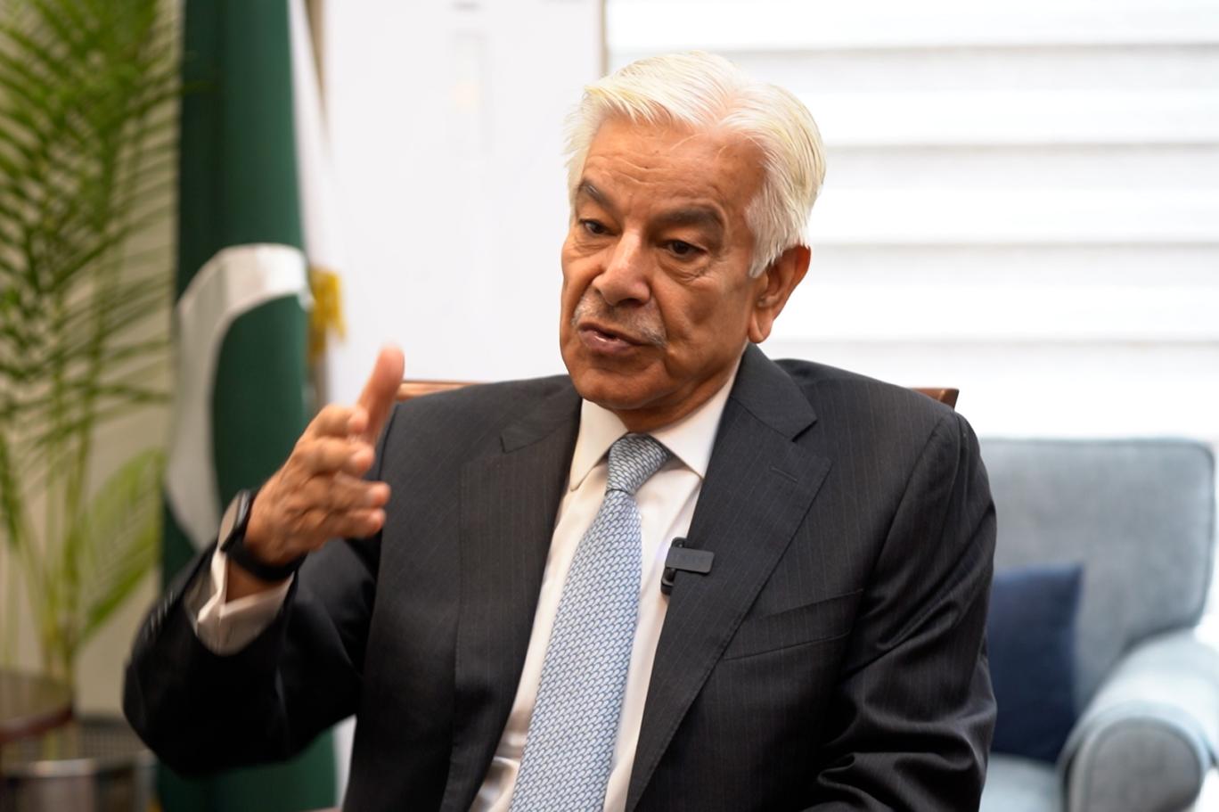 بلوچ قوم کی مدد سے بھارت اور افغانستان کے ایجنٹ دہشتگردوں کو شکست دیں گے، خواجہ آصف