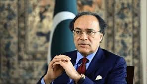 معاشی اعشاریوں کی بہتری کے باوجود عالمی صورتحال سے خطرات کا سامنا ہوسکتا ہے، وفاقی وزیر خزانہ