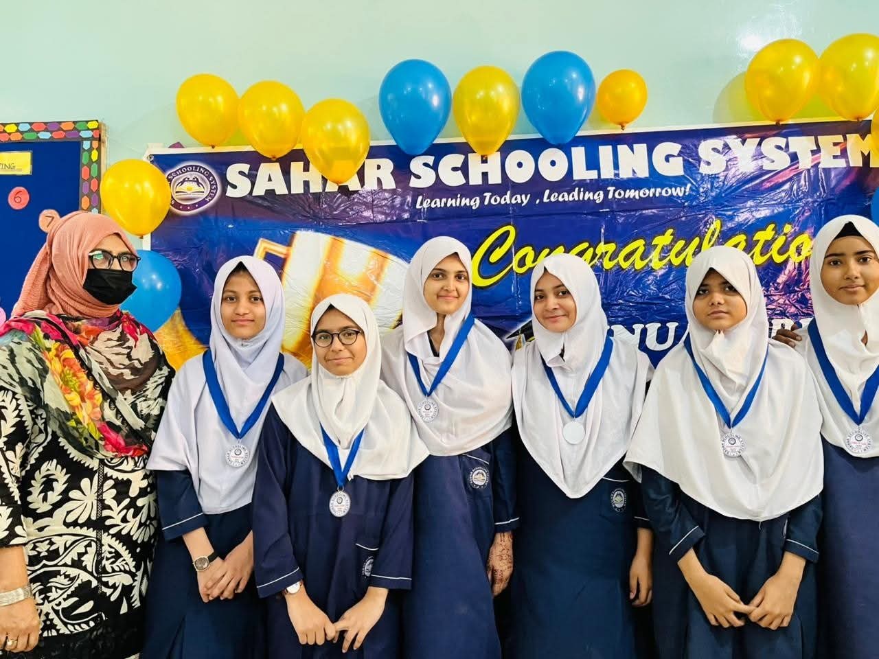 سحر اسکولنگ سسٹم گرلز کیمپس میں سالانہ امتحانات ، نمایاں پوزیشن حاصل کرنے والی بچیوں کو میڈل دیئے گئے