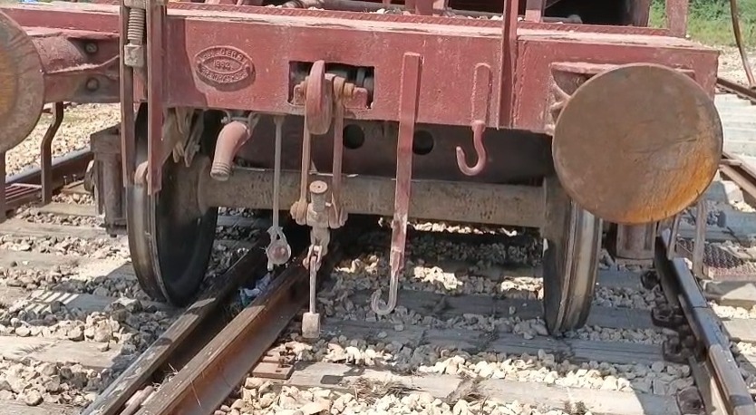 پڈعیدن ریلوے اسٹیشن کے قریب مال بردار ٹرین کو حادثہ، دو بوگیاں پٹڑی سے اتر گئیں