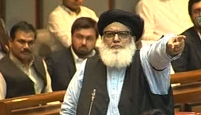 خیبرپختونخوا دہشت گردوں کے حوالے، صوبے میں حکومتی رٹ نہیں،لوگ گھروں میں محصور ہیں، سینیٹر عطا الرحمن