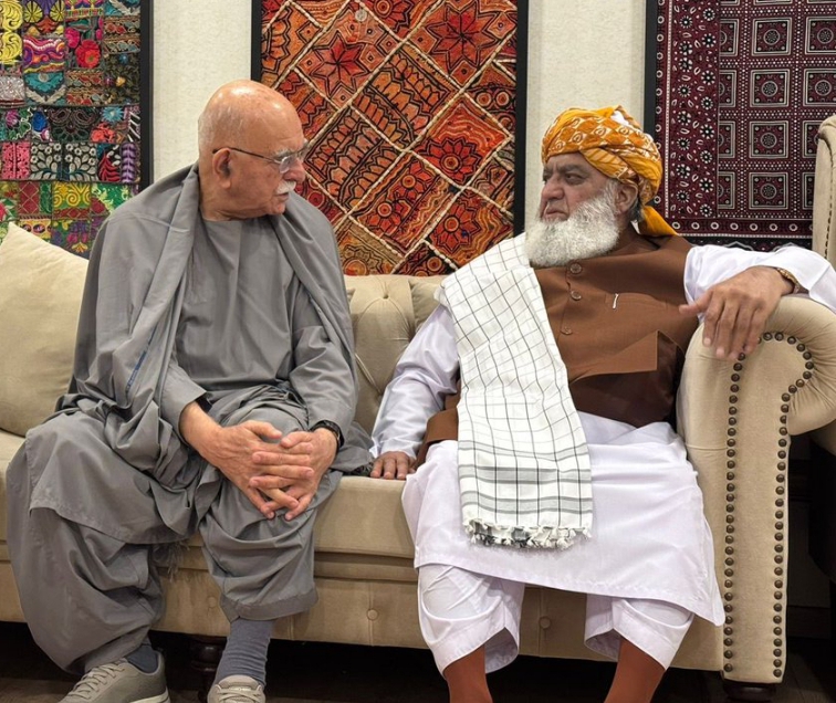 محمود اچکزئی اور مولانا فضل الرحمان کی اہم ملاقات، مہنگائی اور بدامنی پر مشترکہ مؤقف اپنانے پر اتفاق
