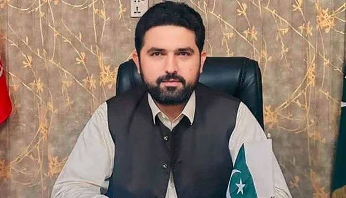 عمران خان سے ملاقات کیلئے آنے والے سہیل آفریدی 26 نمبر چونگی پر روک لیا، پولیس سے تلخ کلامی