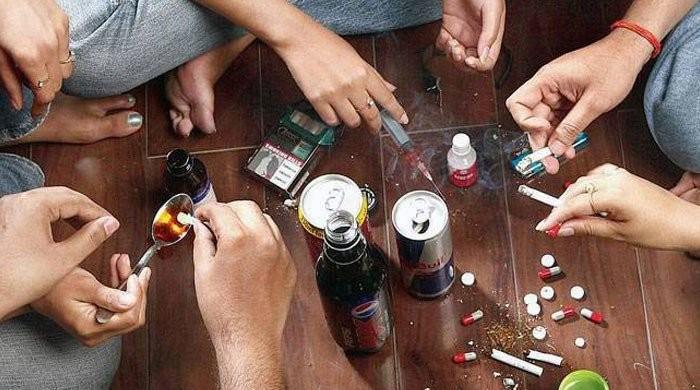 کراچی میں آن لائن منشیات نیٹ ورک کے 70 ڈیلرز کی موجودگی کا انکشاف